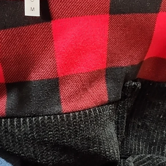 Black and Red Ling Sleeve Top - Picture 9 of 9